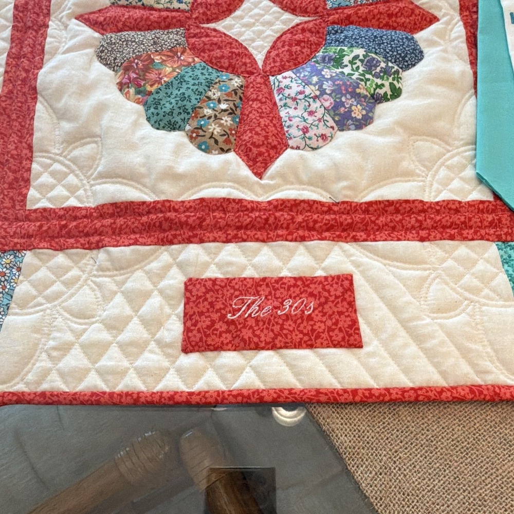 Handmade Quilted Patchwork Floral Table Runner Red White Multi Dresden Plate - Picture 4 of 14
